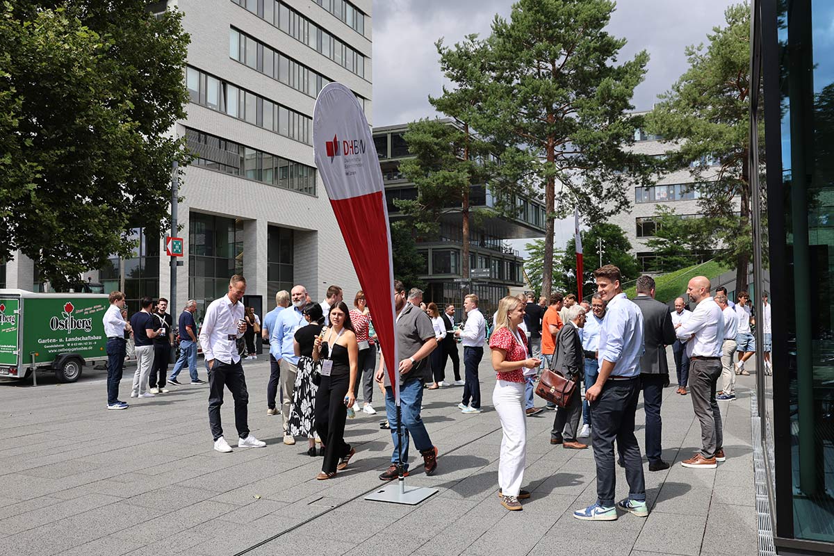 Zeit für einen Kaffee und Networking bei den 11. Retail Innovation Days auf dem Bildungscampus in Heilbronn