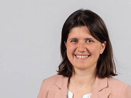 Auf dem Foto ist Frau Sandra Ullrich zu sehen.