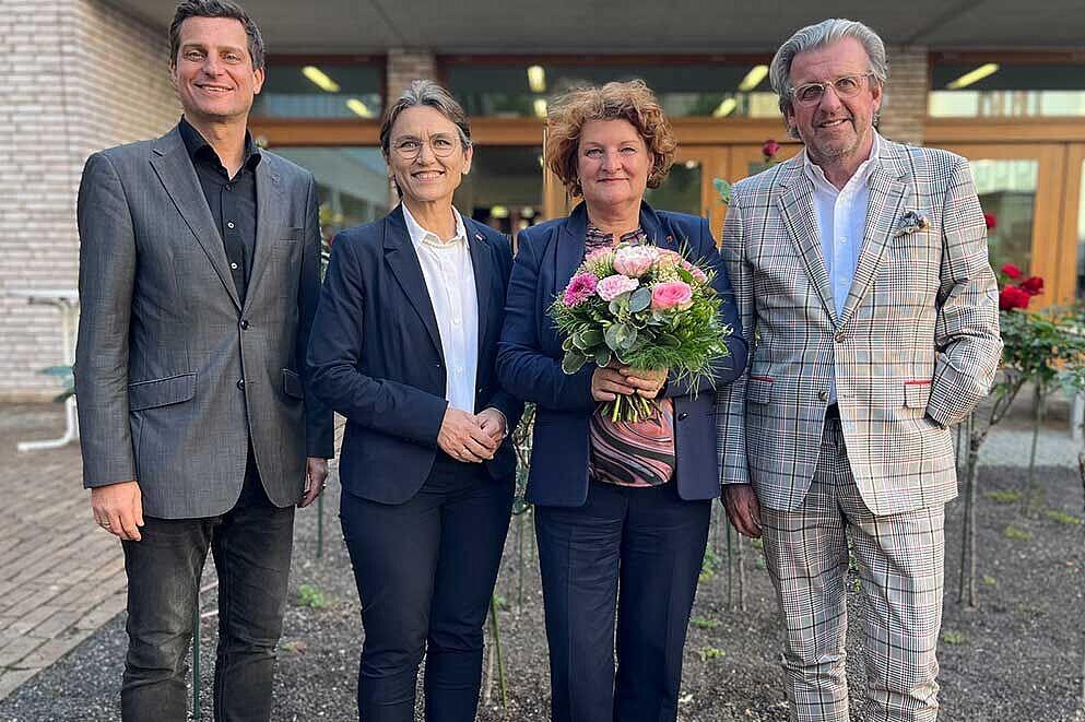 Das Foto zeigt folgende Personen: Dr. Volker Wedekind (Wissenschaftsministerium), DHBW-Prädientin Prof. Dr. Martina Klärle, Vizepräsidentin für Duales Studium und Lehre Prof. Dr.Doris Nitsche-Ruhland, Aufsichtsratsvorsitzender der DHBW Dr. Stefan Wolf