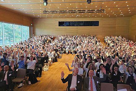 Die Erstsemester 2023 in der Aula