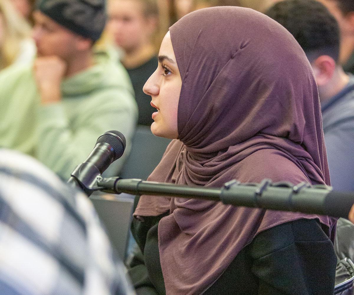 Hochaktuelle politische Fragen lagen den Studierenden auf dem Herzen. 