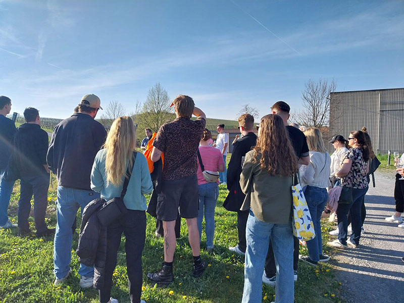 Treffen der DHBW-Alumni vor der Genossenschaftskellerei Heilbronn