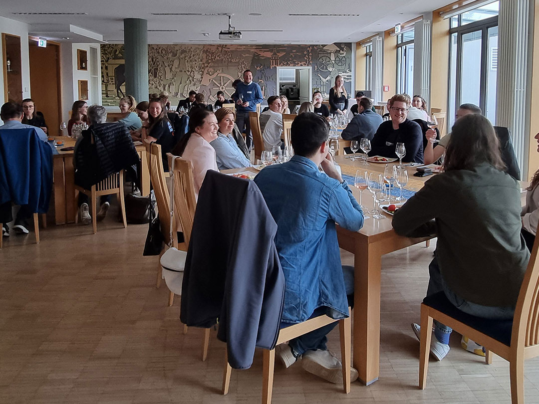 Weinverkostung beim Alumnitreffen der DHBW 2025