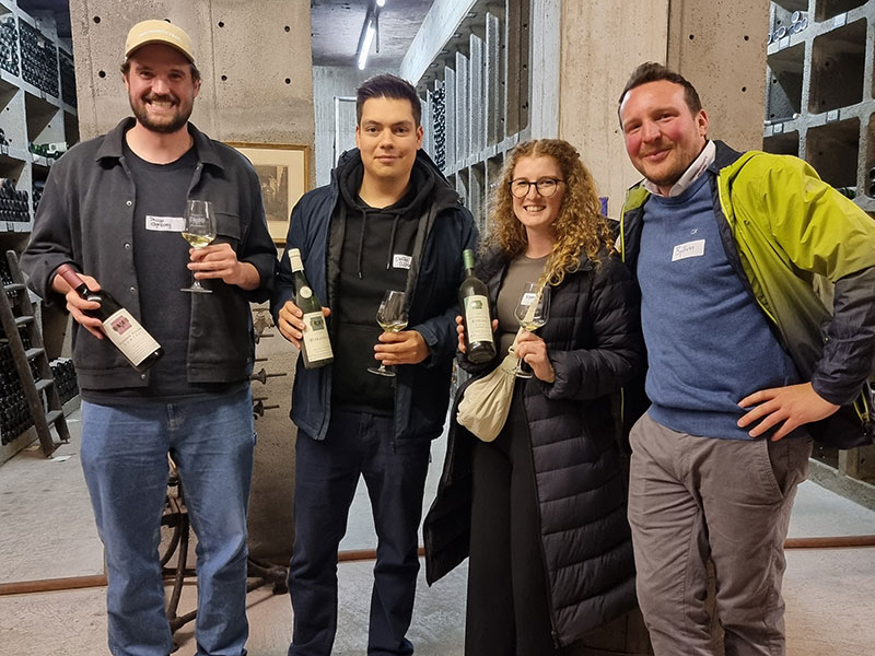Betriebsbesichtigung bei der Genossenschaftskellerei Heilbronn mit Björn Stiritz und Annika Stollsteimer beim Alumnitreffen 2025