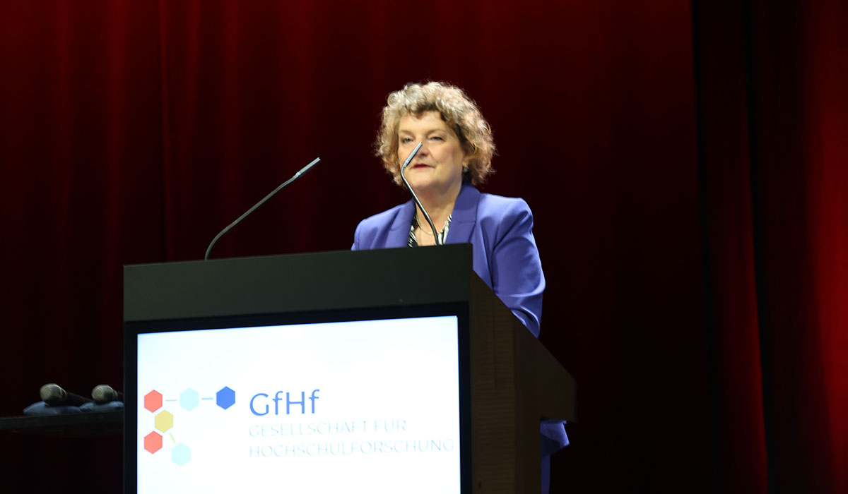 Vizepräsidentin Prof. Dr. Doris Nitsche-Ruhland eröffnet die Konferenz im Namen des Gastgebers, der Dualen Hochschule Baden-Württemberg 