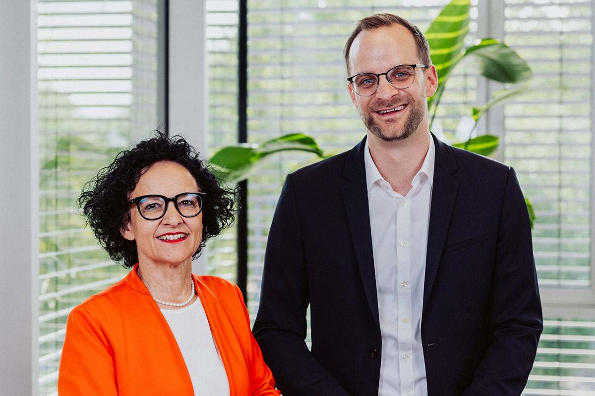 Prof. Dr. Bärbel G. Renner, Geschäftsführerin der Dieter Schwarz Stiftung mit Christian Rieck, Geschäftsführer von Cosmos HN