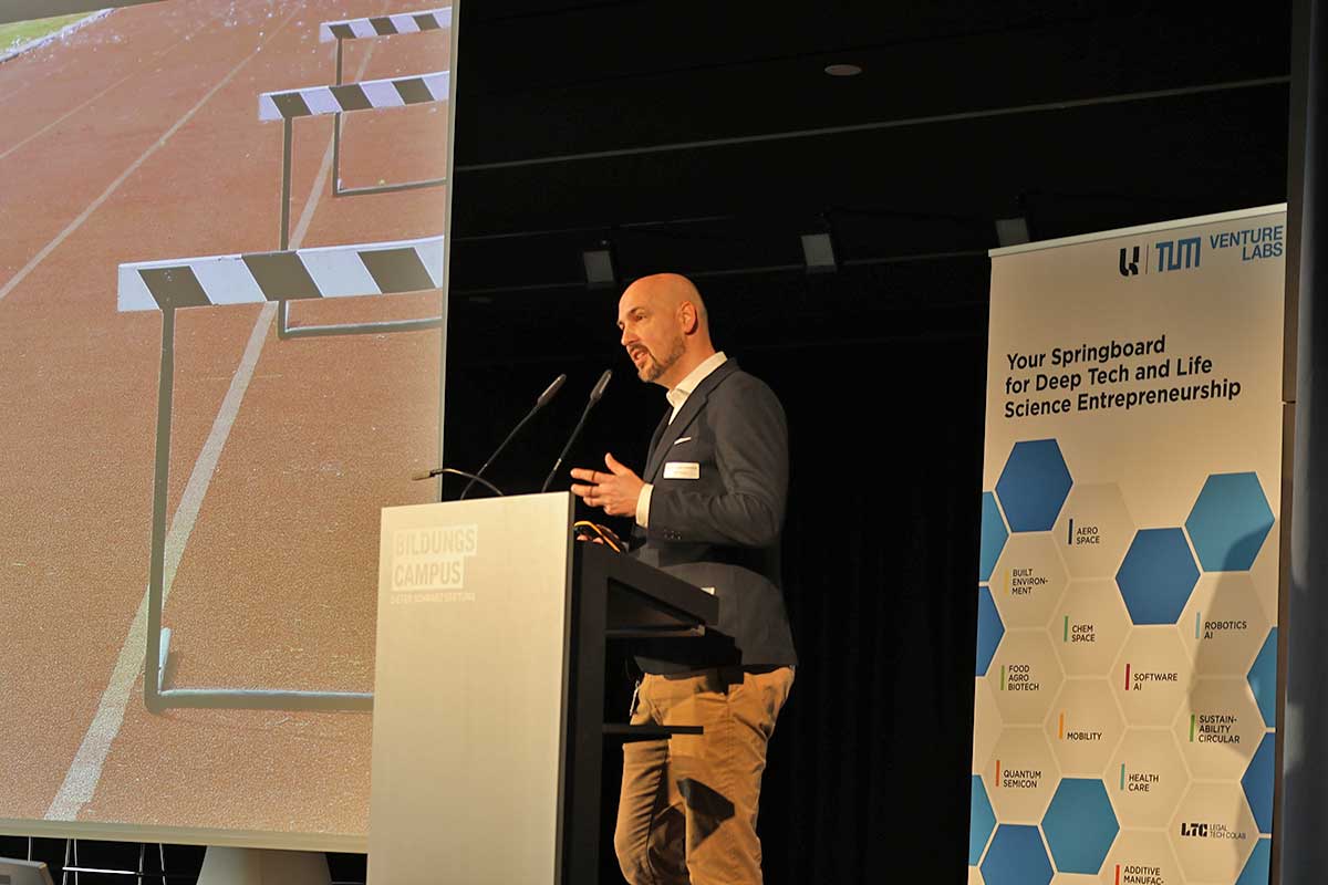 Die DHBW Heilbronn und das TUM Venture Lab präsentieren ihre Studie zu den Innovationsbarrieren. Prof. Dr. Carsten Leo Demming spricht über Wege aus der Stagnation. 
