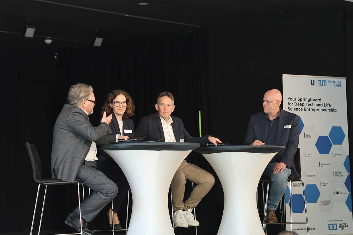 In einem waren sich alle Panel-Teilnehmer einig: Betriebsgastronomie ist einer der Pluspunkte beim Employer-Branding. v.l.n.r.: Egmont Merté, Prof. Dr. Maren Jakob, Thomas Camenzind, Prof. Dr. Jochen Rädeker