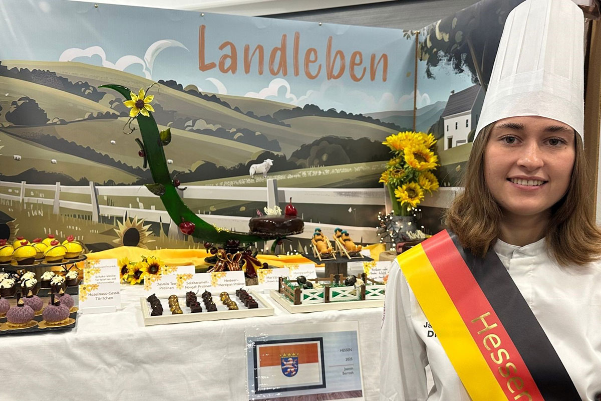 Julia Berroth mit der gesamten Bandbreite ihrer Kreationen beim Landesentscheid in Hessen. 