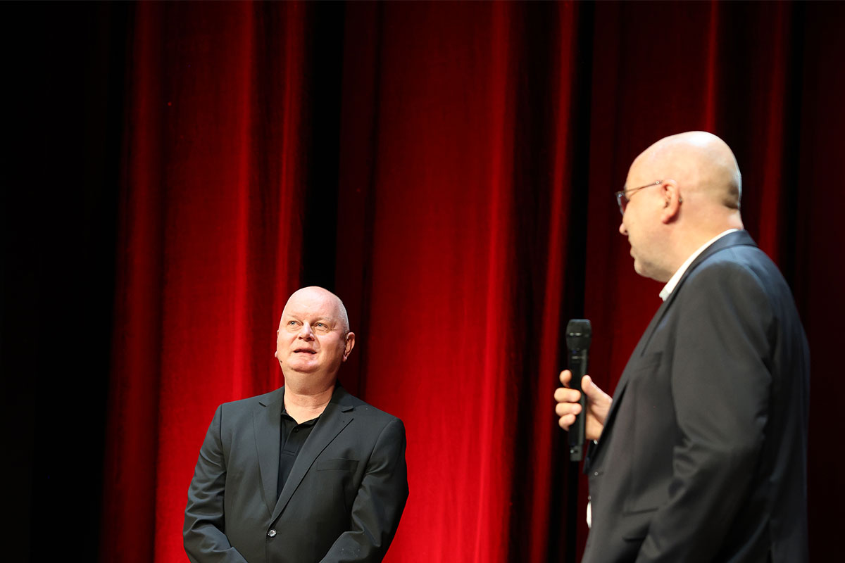 Prof. Dr. Stephan Rüschen im Gespräch mit dem Ehrengast Olaf Koch. 