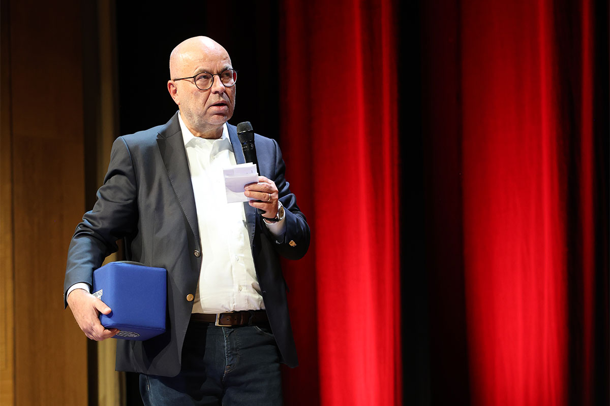 Prof. Dr. Stephan Rüschen führte durch den Abend. 