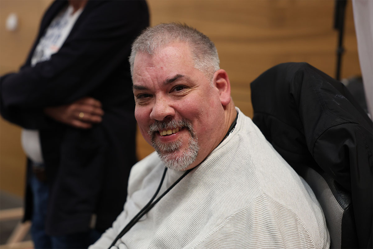 Chris Eger, Bewohner der WG, Vorstand des atoll e.V. und leidenschaftlicher DJ. Chris Eger, Bewohner der WG, Vorstand des atoll e.V. und leidenschaftlicher DJ.